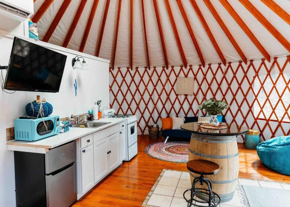Heated & Ac Yurt Villa Penn Yan Ngoại thất bức ảnh